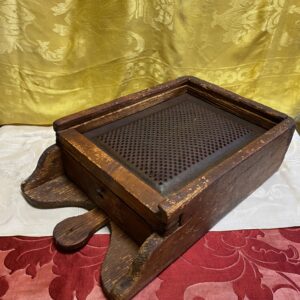 Grande grattugia in legno